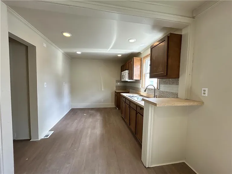 1317 Plum St — Photo 5