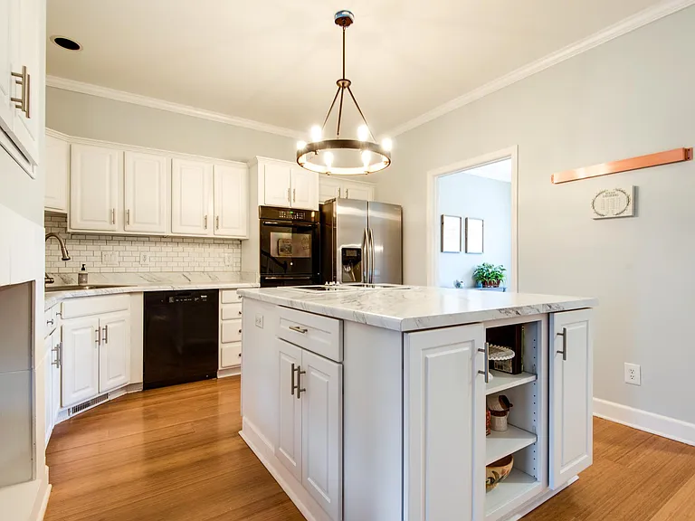 118 Carriage Ct — Photo 3
