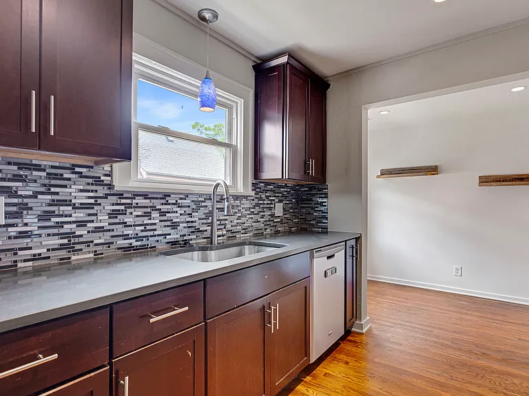 5025 Grand Ave #2 — Photo 4