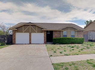 800 N Ramblin Oaks Dr, Moore, OK 73160
