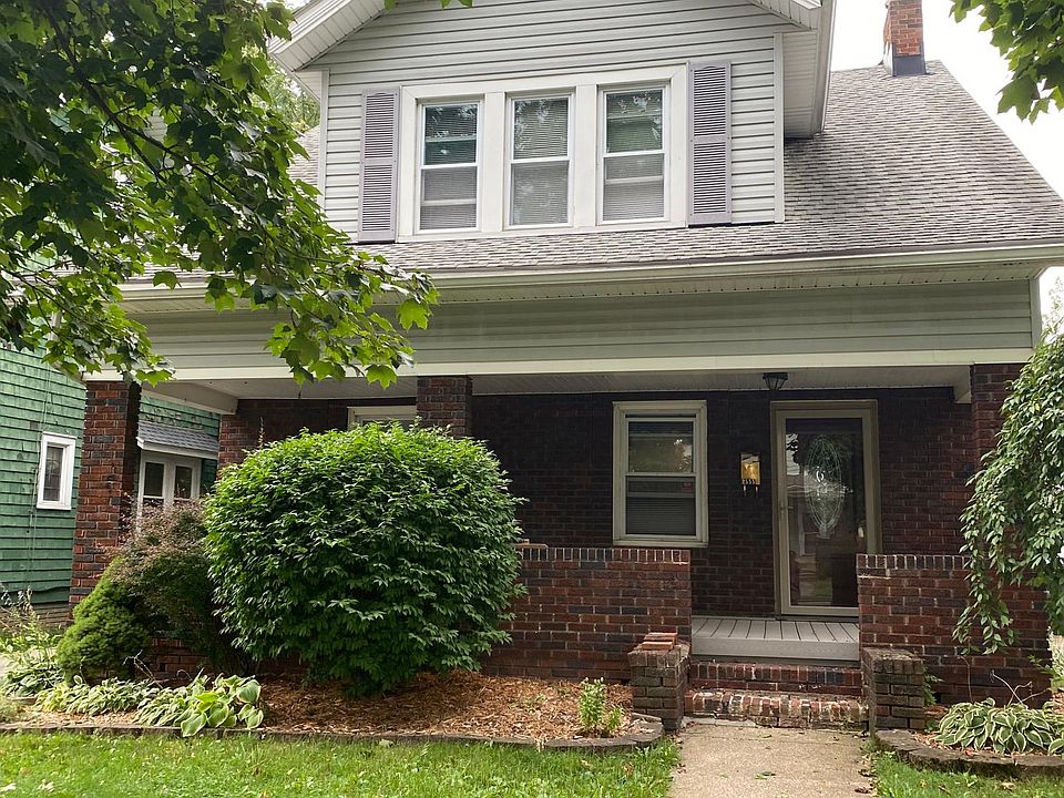 1st image of 2555 Whitelaw St