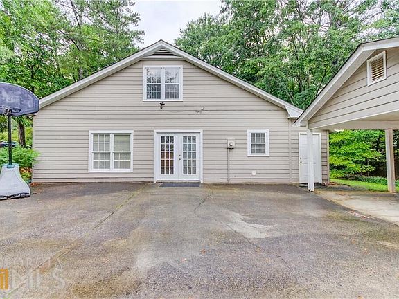 3rd image of 3201 Normandy Cir NE