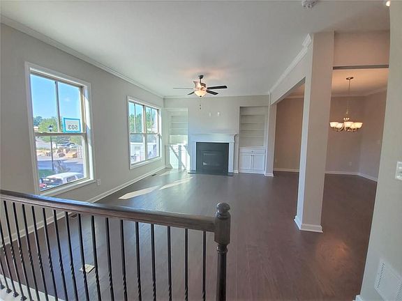 2nd image of 881 Sunset Park Dr