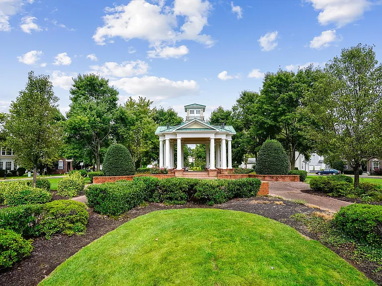 9305 Sumner Lake Blvd — Photo 42