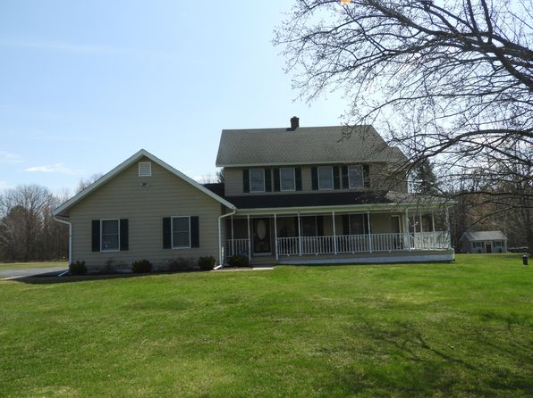 25 Joanne Ln, Cadyville, NY 12918