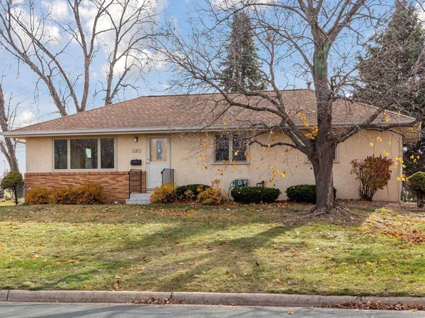 121 Maplewood Dr E, Bloomington, MN 55420