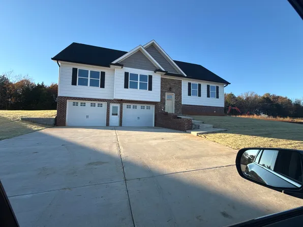 8070 Abraham Ln, Ooltewah, TN 37363