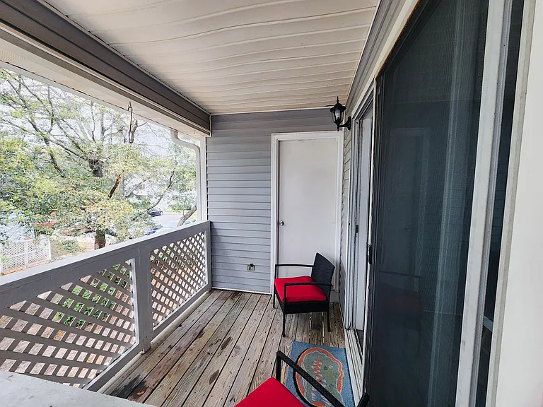 601 E Burgess Rd #D7 — Photo 10