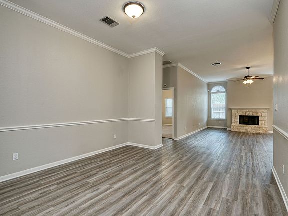 3rd image of 2018 Kimbrook Dr