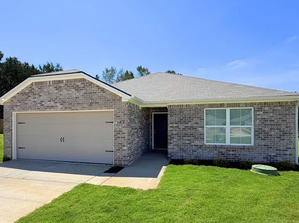 302 Spanish Moss Ct, New Market, AL