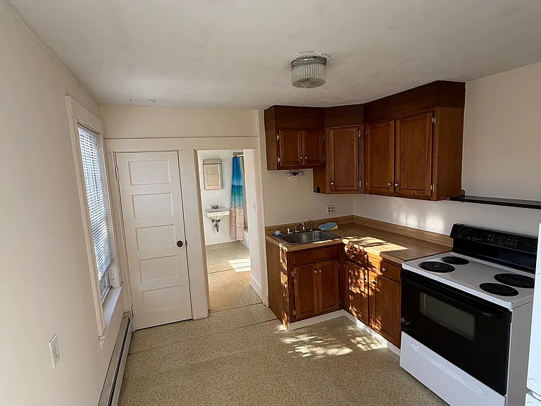 108 Apsley St #5 — Photo 1