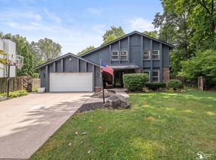 7735 Coventry Dr, Temperance, MI 48182