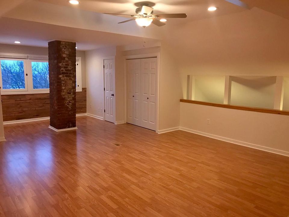 1st image of 712 Brown St APT B
