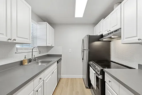 CentrePointe Apartments Photo 1