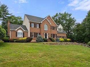 15 Falcon Ridge Dr, Hopkinton, MA 01748
