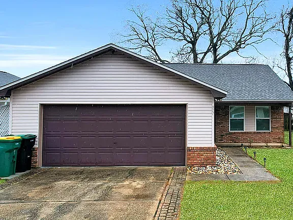 Building Photo - 911 Lawton Ct