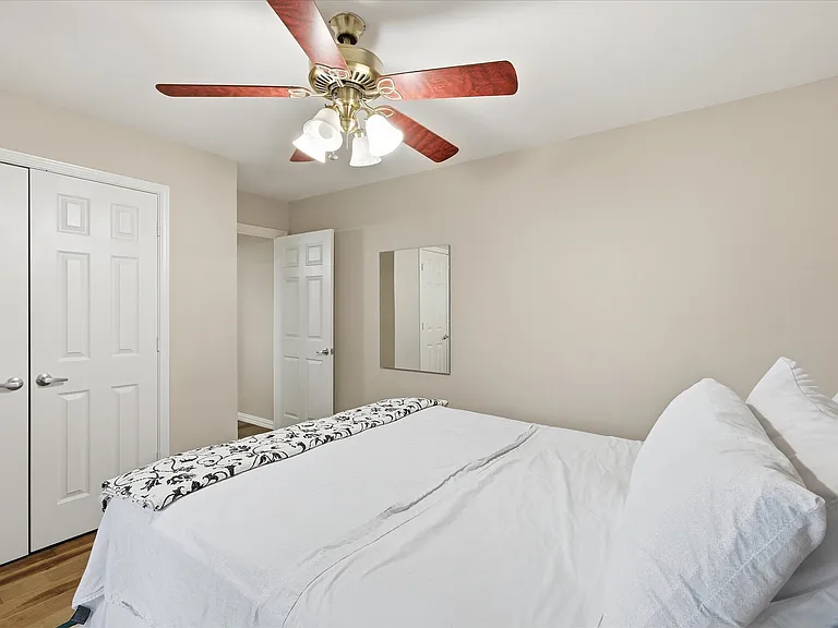 600 Raintree Cir — Photo 28