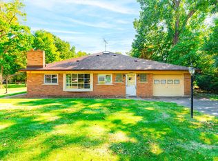 9205 Bellevue Rd, Grosse Ile, MI 48138