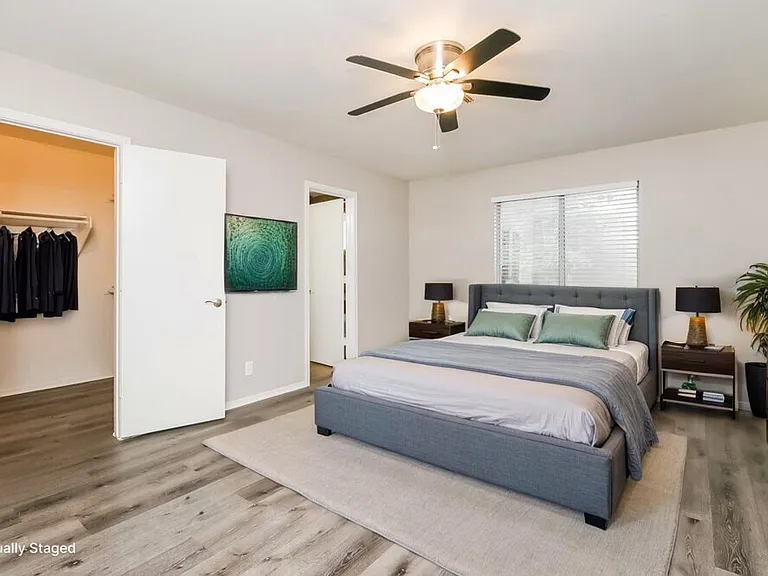 1042 S Canal Dr — Photo 10