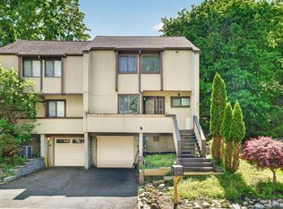 11 Rockledge Drive, Suffern, NY 10901