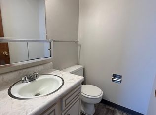 5140 S 48th St #3, Lincoln, NE 68516