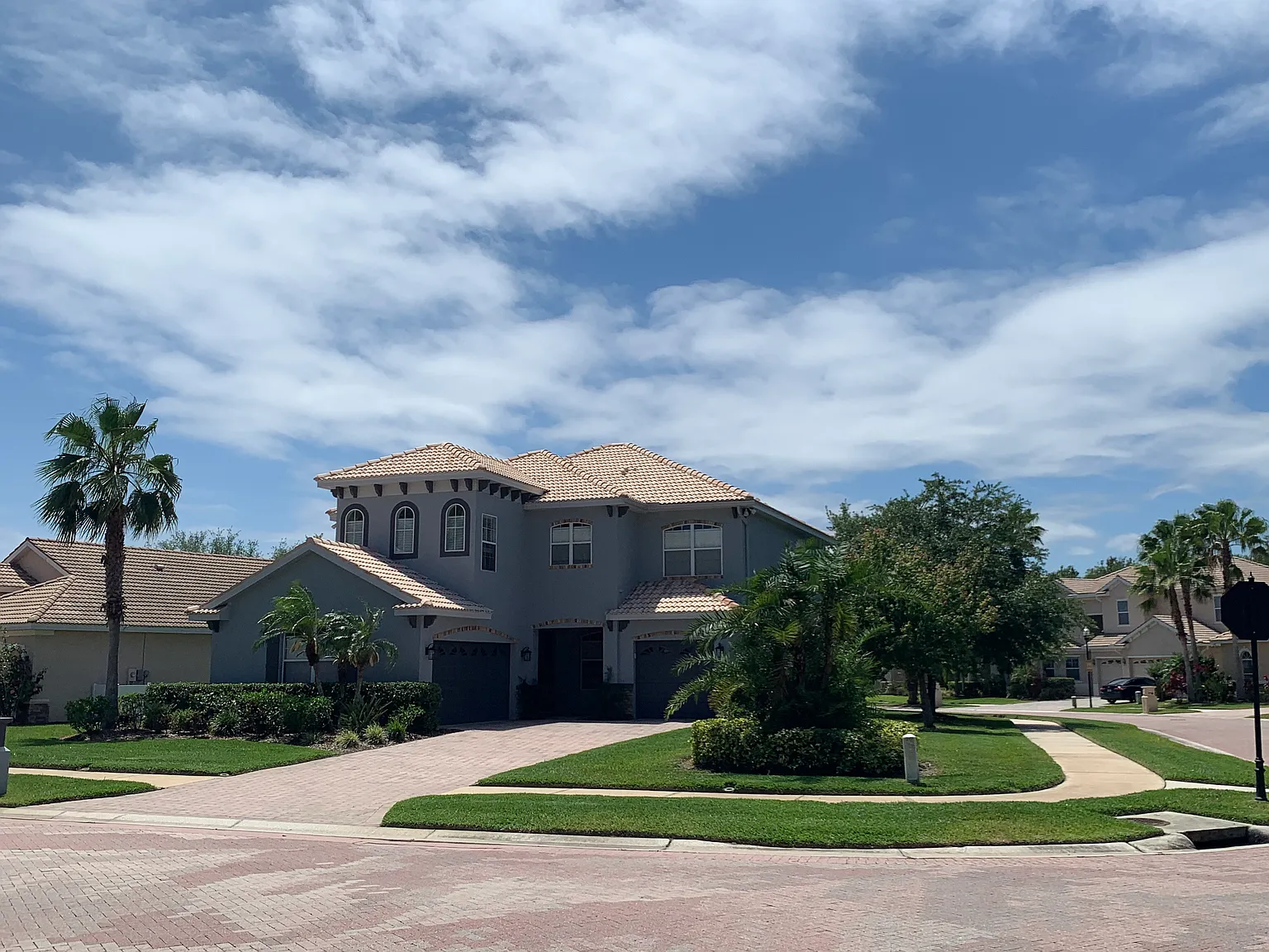5 bed, 3252 sqft, $4,500 — Photo 2