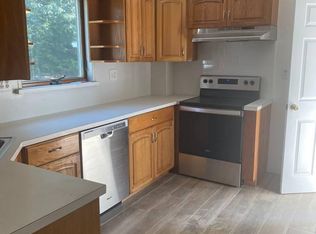 8 Links Rd, Smithtown, NY 11787