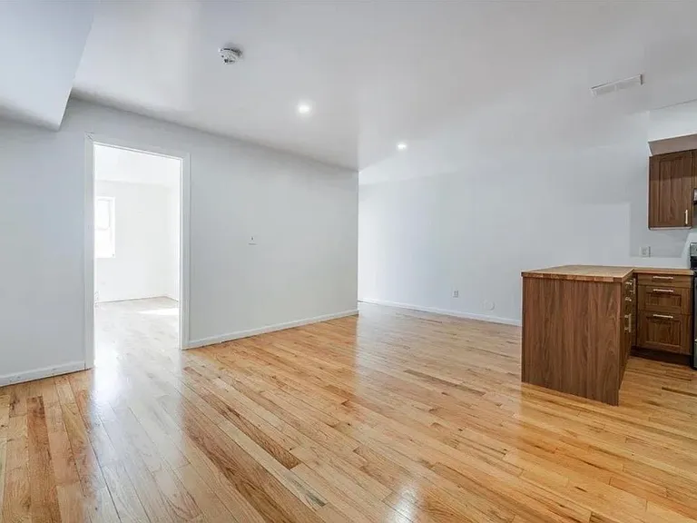 283 Winfield Ave #1 — Photo 6