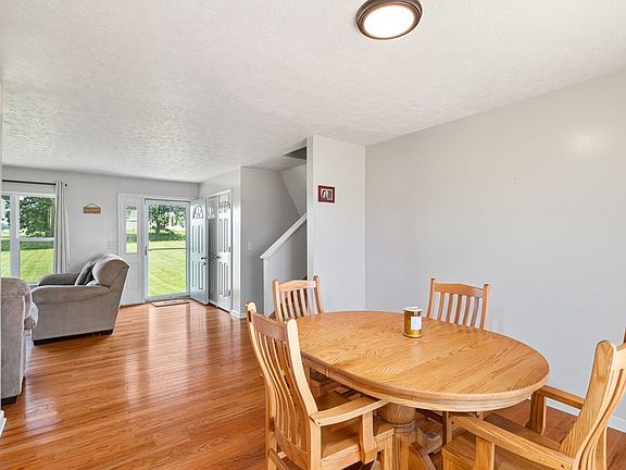 5th image of 1221 Township Road 856