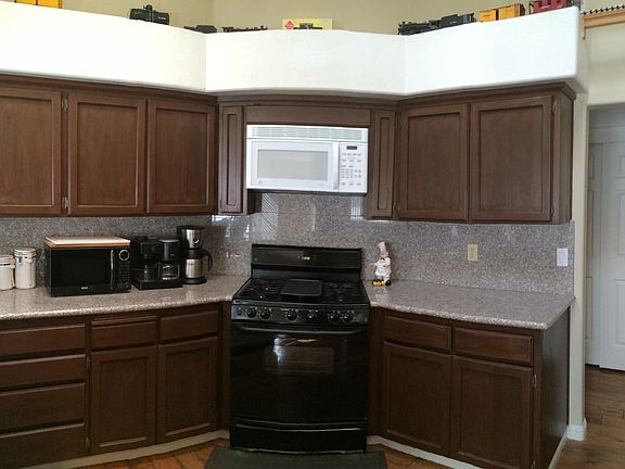 Gas range with granite c-top