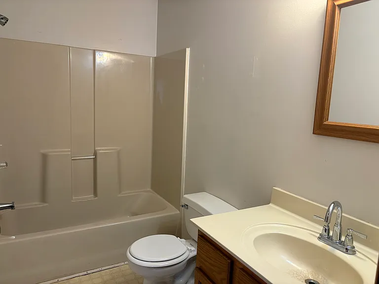812 E Maple St #2 — Photo 11