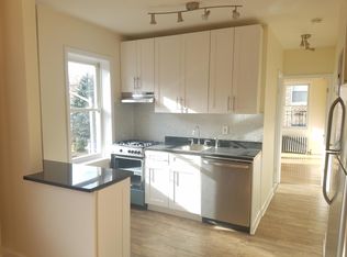 3112 34th St APT 1R, Astoria, NY 11106