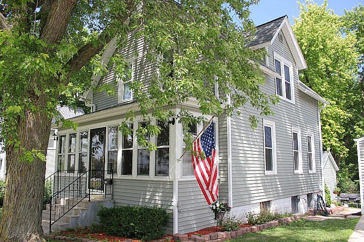 1st image of 717 N Milwaukee St
