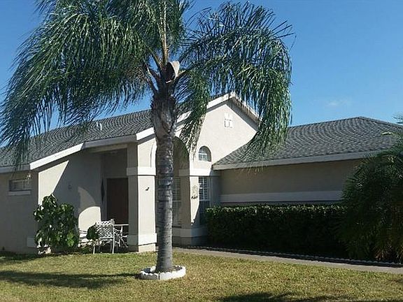 2nd image of 1409 Brook Hollow Dr