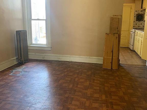 5th image of 117 E Albanus St