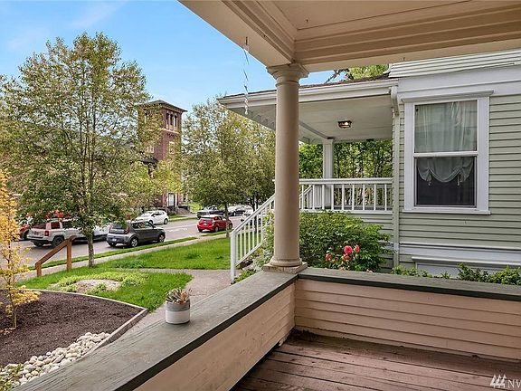 2nd image of 2318 Hoyt Ave #2