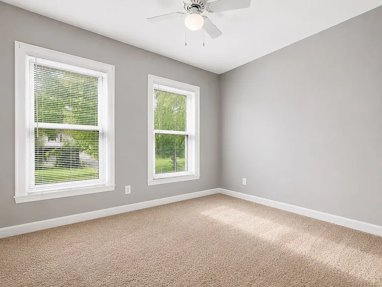 227 E Northwood Ave — Photo 22