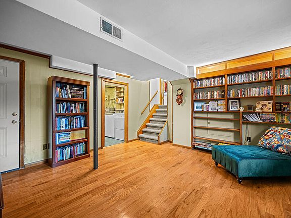 4th image of 3421 Myra Ave