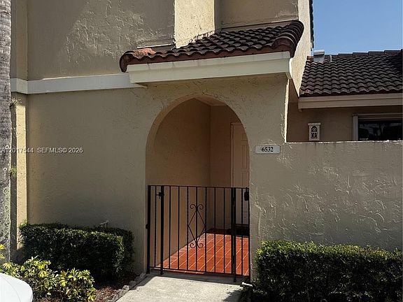 4th image of 6532 NW 170th Ter