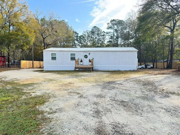 220 River Oak Dr, Bloomingdale, GA 31302