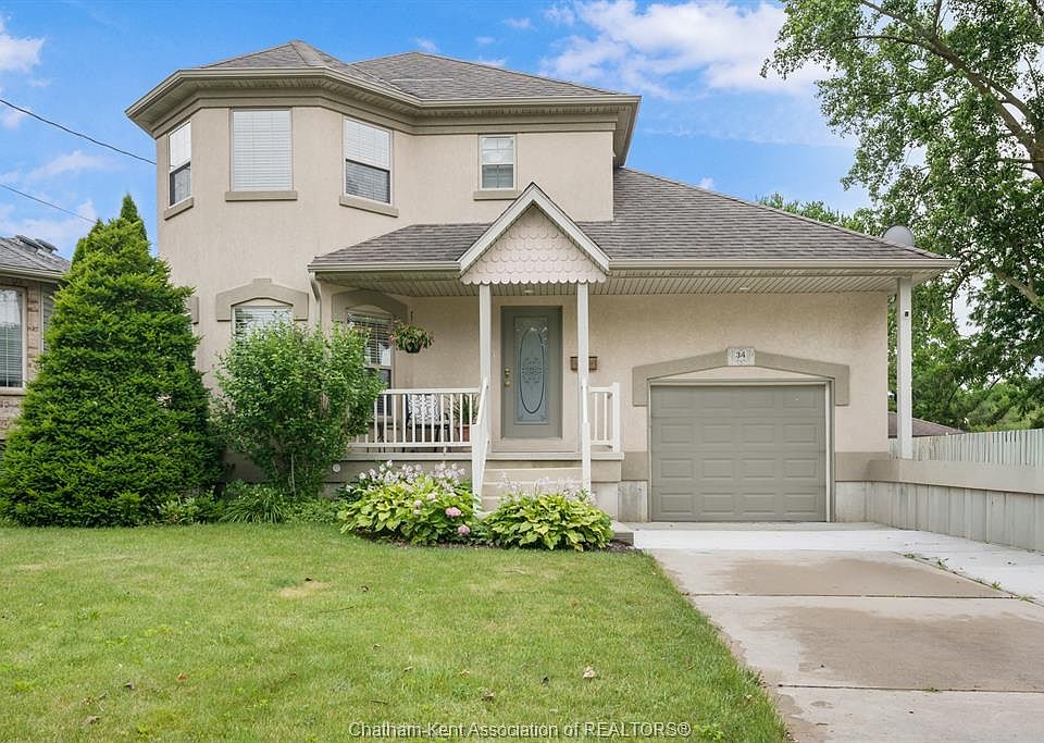 1st image of 34 Queensway Dr