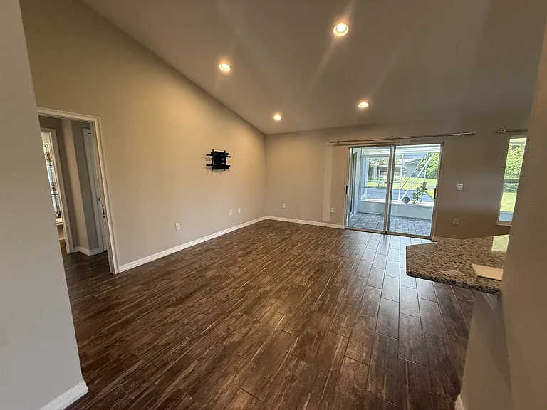 230 Wisconsin Ave — Photo 6