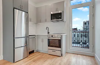 285 Graham Avenue, #3C