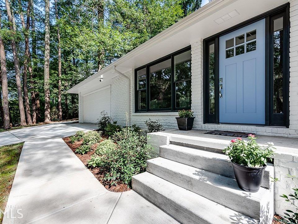 1st image of 2516 Sherbrooke Dr