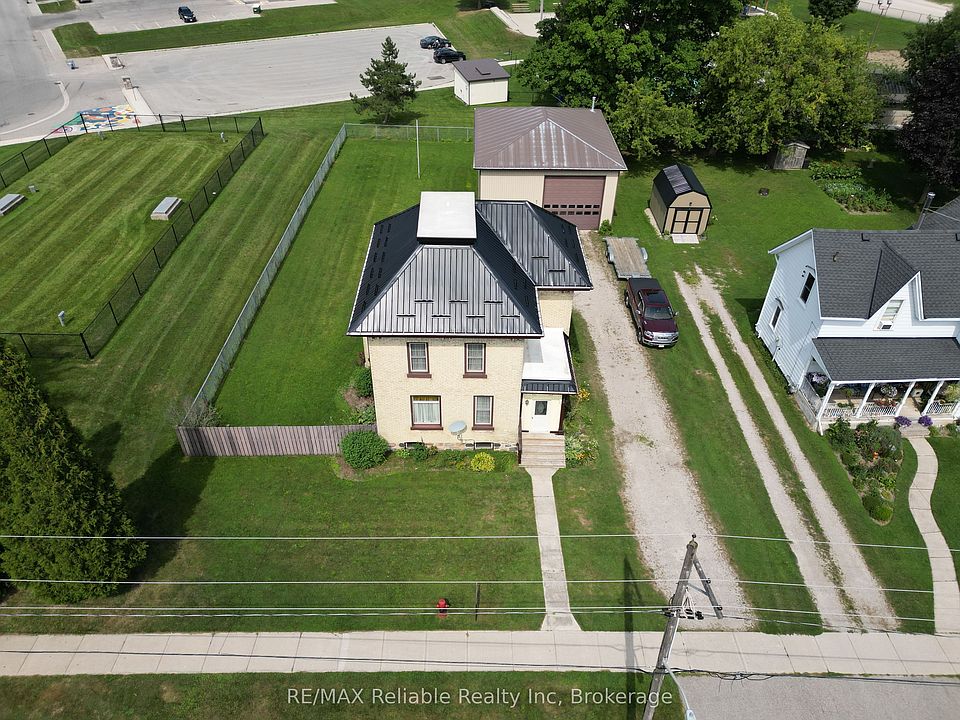 1st image of 33 Princess St E