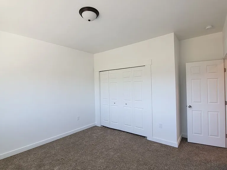 683 Bryden Ave — Photo 23