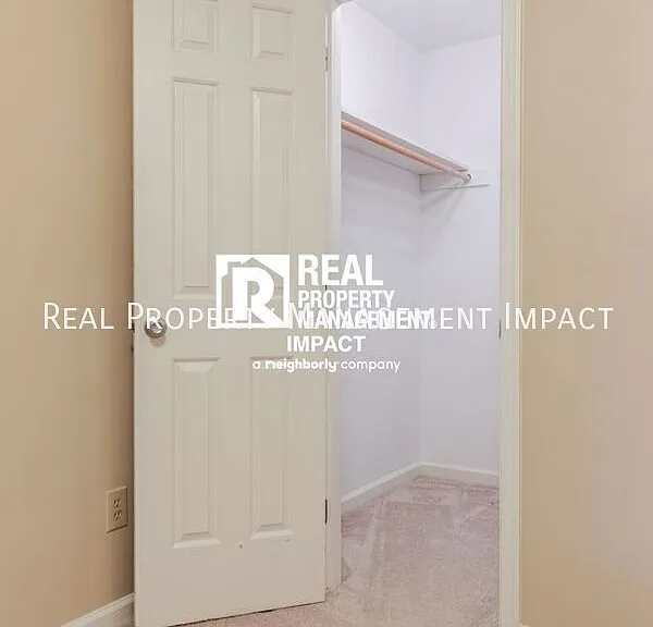 1515 E Franklin St #22 — Photo 19