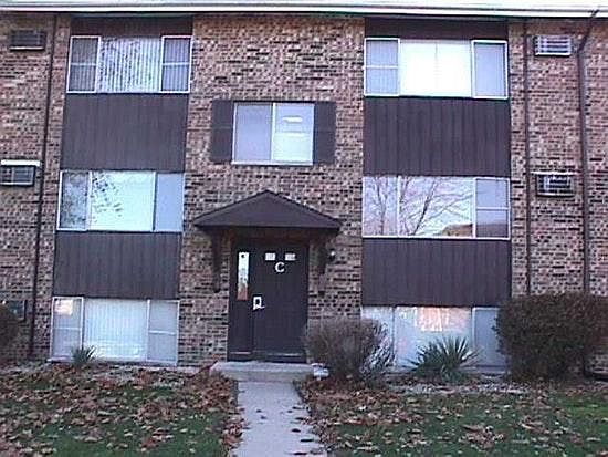 Mature setting in respected Twin Oaks.