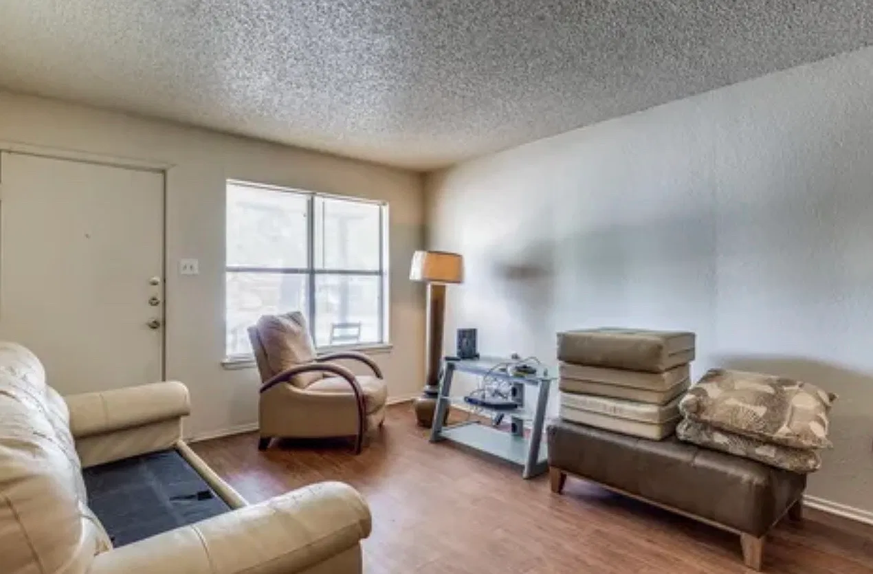 2 bed, 1200 sqft, $1,395 — Photo 3
