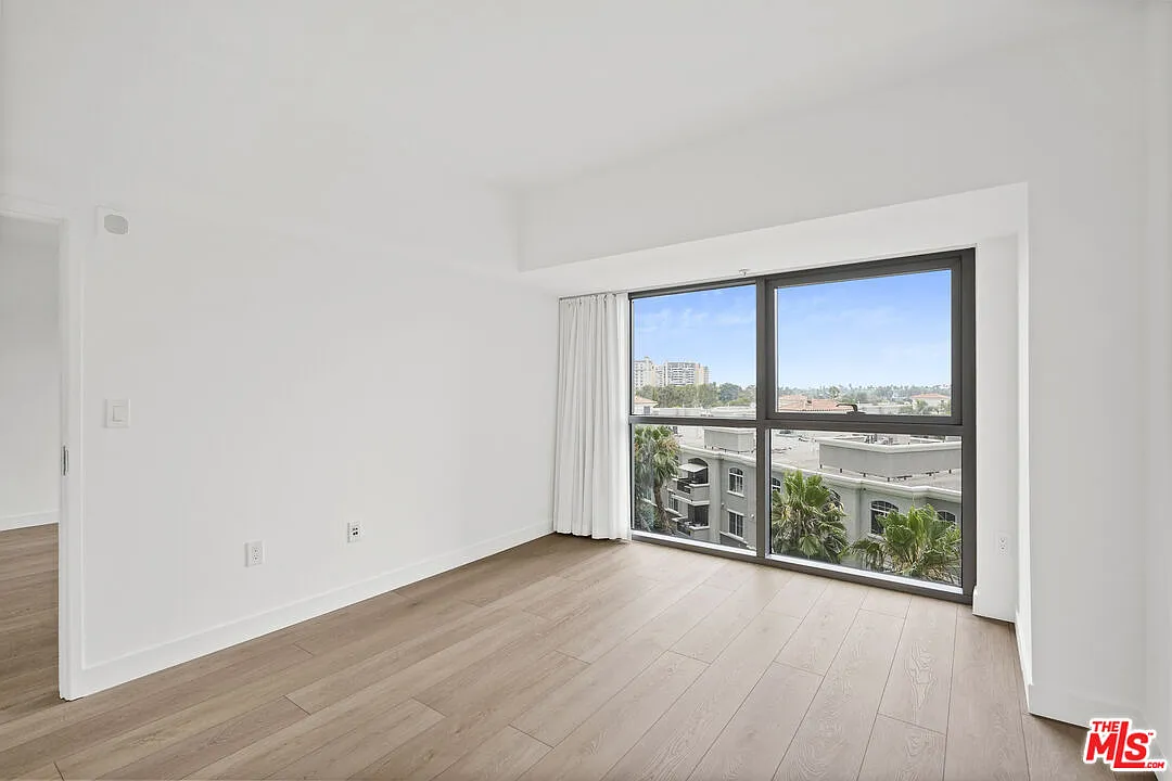 1 bed, 1.5 bath, 997 sqft, $4,450 — Photo 4